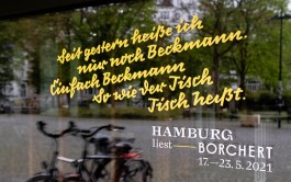 Lettering-Zitat von Chris Campe aus dem Stück »Draußen vor der Tür« von Wolfgang Borchert für das Literaturfestival »Hamburg liest« 2021 All Things Letters – Chris Campe, Hamburg