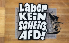 Schritt 8 – den Schriftblock ausschneiden – Demoschilder malen gegen rechts, Anleitung von Chris Campe All Things Letters – Chris Campe, Hamburg