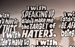 Detail der Schilder-Installation »Manifesto« von Chris Campe, beim Forward Festival in Hamburg, April 2024 All Things Letters – Chris Campe, Hamburg