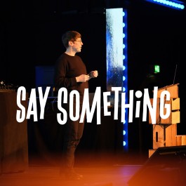 Chris Campe auf der Bühne der Beyond Tellerand Konferenz in Düsseldorf, Mai 2024 All Things Letters – Chris Campe, Hamburg