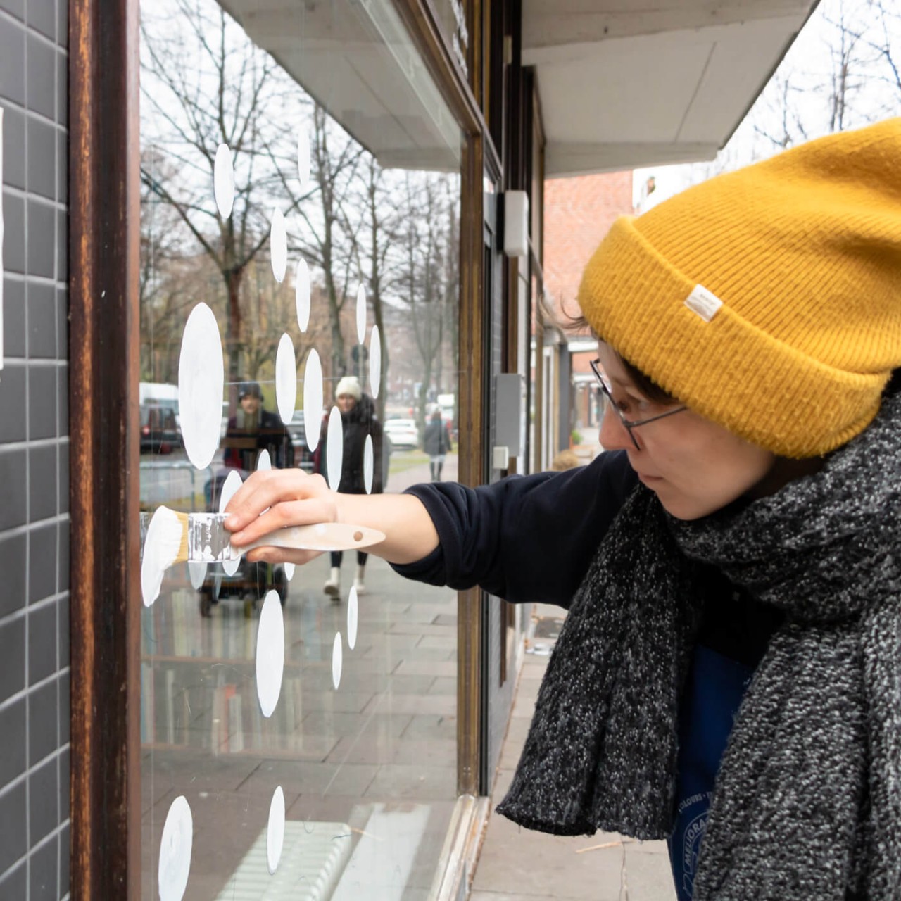 How to Paint a Window with Lettering - All Things Letters