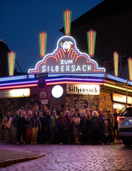 Type Walk beim Typostammtisch Hamburg, September 2024, Foto: Hari Klein All Things Letters – Chris Campe, Hamburg