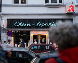 Type Walk beim Typostammtisch Hamburg, September 2024, Foto: Hari Klein All Things Letters – Chris Campe, Hamburg