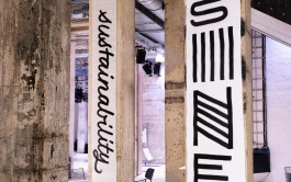 »sustainability« Lettering-Banner von Chris Campe in der Grand Hall Zollverein in Essen, für wtf24 – die Jahrestagung der Bundesvereinigung Veranstaltungswirtschaft e.V All Things Letters – Chris Campe, Hamburg